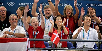 ÅPENT: Under OL i Athen for fire år siden kunne kongefamilien heie med det danske flagget uten terrorfrykt. Nå ber politiet det danske følget være ekstra oppmerksomme ved bruk av nasjonens symboler.