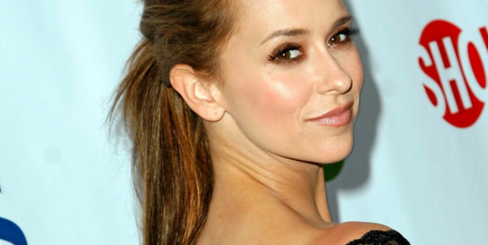 TJENER GODT: Jennifer Love Hewitt har tjent hele 28 millioner kroner i løpet av et års tid. TJENER GODT: Jennifer Love Hewitt har tjent hele 28 millioner kroner i løpet av et års tid.