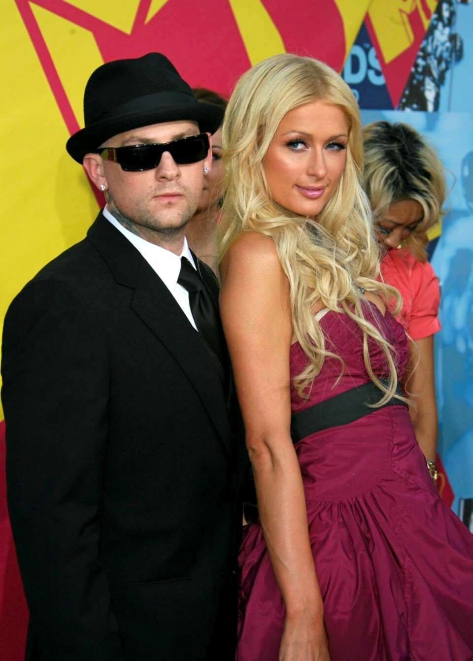 PÅ VMA: Kjæresteparet Benji Madden og Paris Hilton.