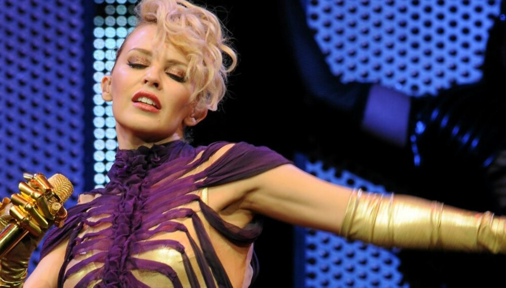 VURDERER JENTER: Kylie Minogue har brent seg i så mange forhold med menn at hun kunne blitt lesbisk for Tallulah Bankheads skyld.
