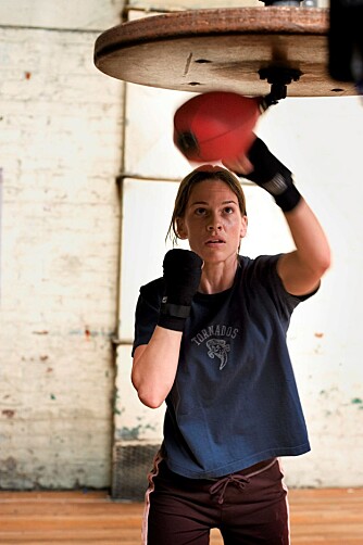OSCAR: Hilary Swank fikk Oscar for rollen som Maggie Fitzgerald i 2004 OSCAR: Hilary Swank fikk Oscar for rollen som Maggie Fitzgerald i 2004