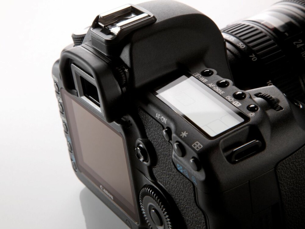 Canon EOS 50D Mark II har fått en stor skjem med Live View - som betyr at du kan bruke skjermen som søker som på vanlige kompakte digitalkameraer.