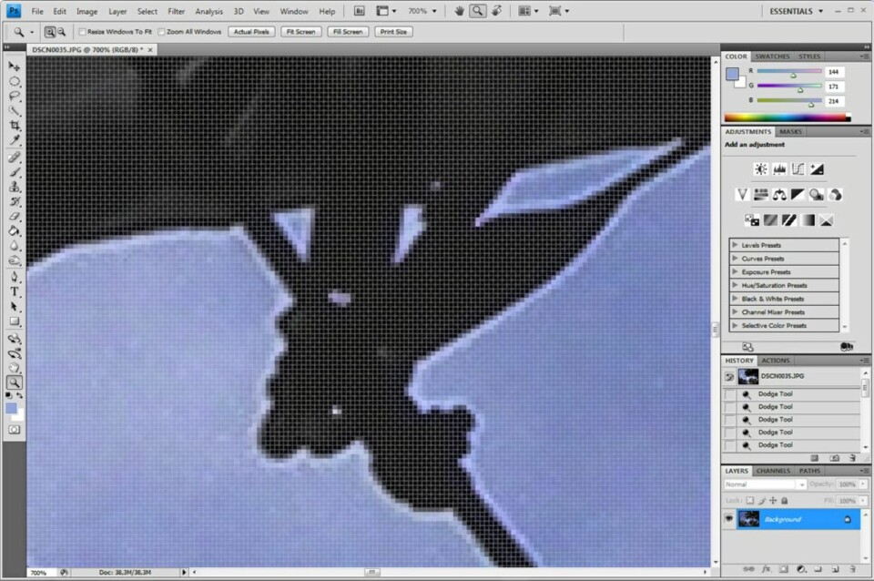 Zoomer du langt nok inn på et bilde i Photoshop CS4 vil du få fram et rutenett som gjør det enkelt å skille pikselene fra hverandre.
