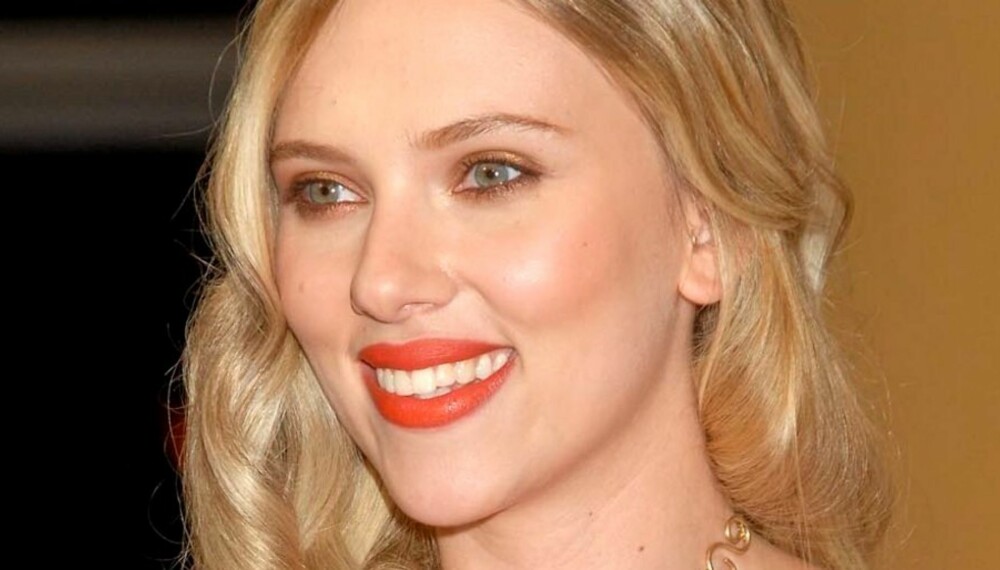 TIL ALTERS: Scarlett Johansson gikk til alters med Ryan reynolds i helgen.