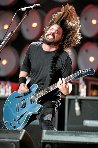 Dave Grohl og Foo Fighters er forbannet på Joh McCain. - Han har rappet låten vår og pervertert den, sie bandet.