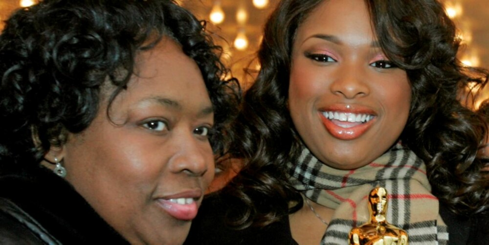 DREPT: Jennifer Hudson sammen med sin mor Darnell Donerson. Fredag ble hun og Jennifers bror Jason Hudson skutt og drept i sitt hjem i Chicago. DREPT: Jennifer Hudson sammen med sin mor Darnell Donerson. Fredag ble hun og Jennifers bror Jason Hudson skutt og drept i sitt hjem i Chicago.