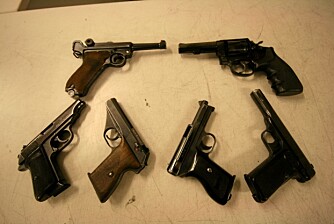 Fra krigsårenes Luger (øverst til v.) via gamle pistoler og fram til den pålitelige, men mangelfulle Smith & Wesson-revolveren. Politiets våpenhistorie de siste 60 årene er ikke imponerende.