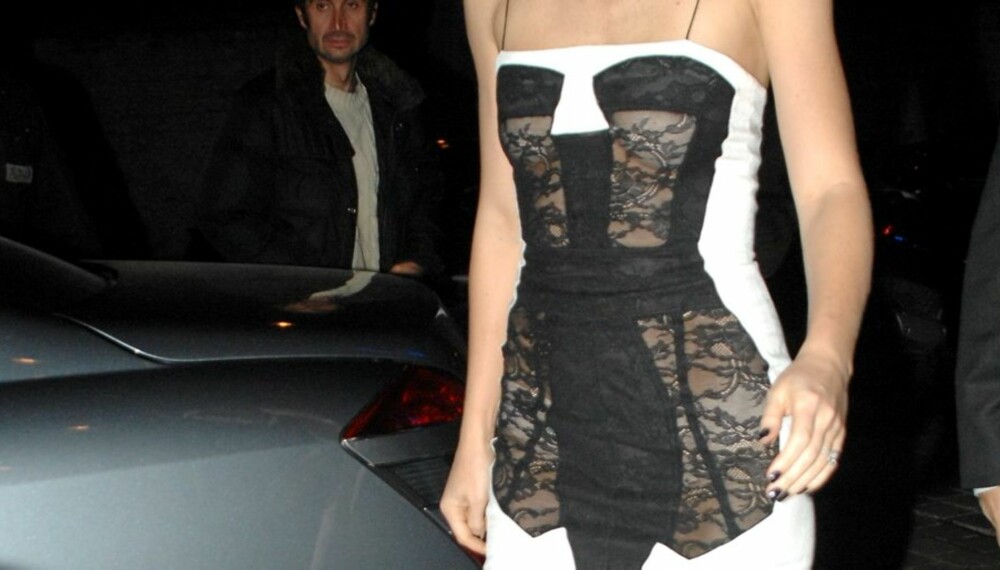 GJENNOMSIKTIG: Gwyneth Paltrows gjennomsiktige kjole avslører hvitt undertøy
