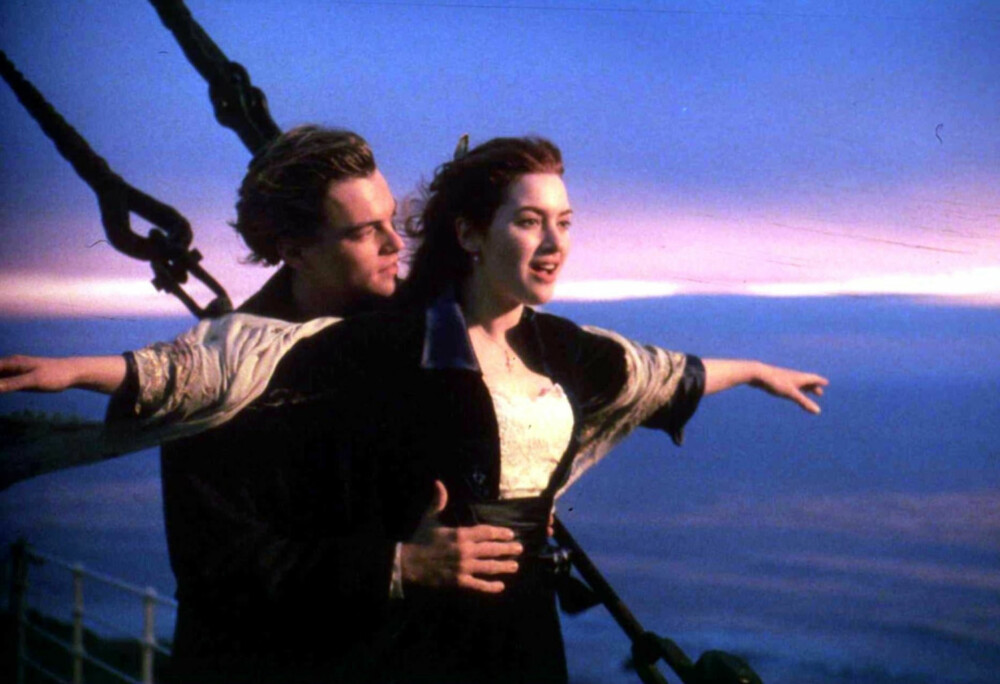 THE KINGOF THE WORLD: Ihvertfall trodde han det selv. Her fra en uforglemmelig scene med Kate Winslet i Titanic.