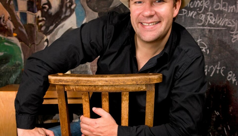 COUNTRY-GUTT: Bjarte Hjelmeland har sunget både rock og gospel, men det var på 1990-tallet han oppdaget at country and western var den musikken han likte best. Og nå har han nettopp sluppet sin første countryplate.