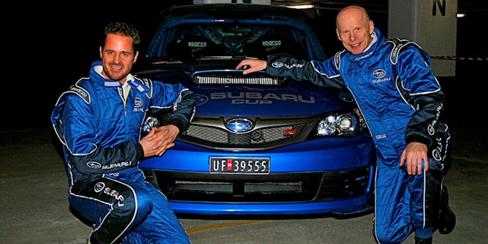 RASKE MENN: Arne Berg (høyre) og Stian Thrane fra Subaru foran deres egen cup-bil.