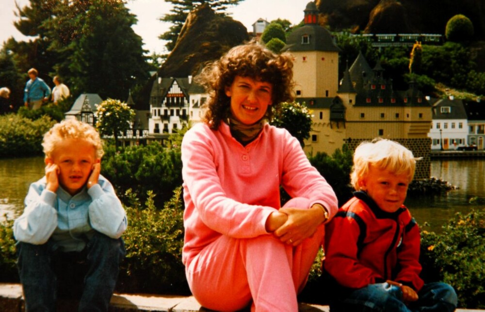 Her fra en hyggelig tur til Legoland i Danmark. Da var sønnen Christian åtte år gammel, og Fredrik var fem år.
