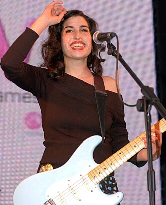 SUNN: Amy Winehouse var et sunt forbilde og et enormt sangtalent i 2004.