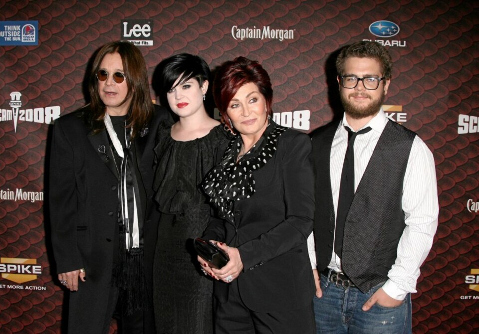 Ozzy Osbourne, Kelly Osbourne, Sharon Osbourne og Jack Osbourne, litt eldre enn vi kjenner dem fra TV-serien.