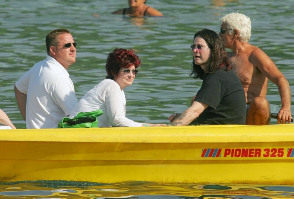 Selv om Ozzy og Sharon er god for ca en milliard kroner, hører de ikke til dem som kaster bort pengene på yacht.