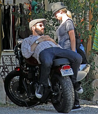 LYKKELIGE: Ryan Reynolds og Scarlett Johansson giftet seg i september.