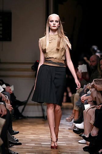 RIMELIGERE: Miu Miu er motehuset Prada sitt rimeligere alternativ. Her fra visningen av vår- og sommerkolleksjonen 2009 under Paris Fashion Week. RIMELIGERE: Miu Miu er motehuset Prada sitt rimeligere alternativ. Her fra visningen av vår- og sommerkolleksjonen 2009 under Paris Fashion Week.