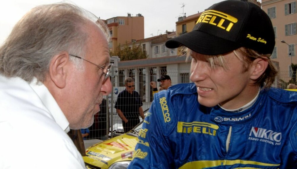 RALLY KORSIKA: Prodrive-sjef David Richards snakker med Petter Solberg under Rally Korsika i 2005.