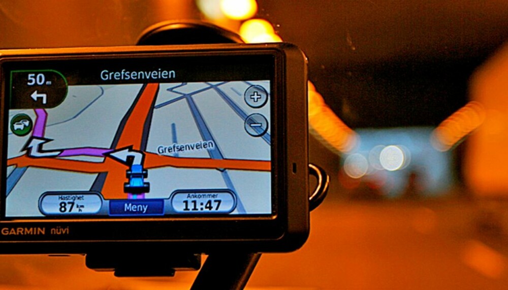 BOT? I utlandet risikerer du bot for GPSer med fotoboksvarsling. Det får du ikke i Norge, men GPSen må ikke hindre fri sikt - det gir bot også her hjemme.