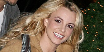 SMILER IGJEN: Britney Spears har fått seg selv og karrieren på beina igjen. Nå ser hun mot 2009.