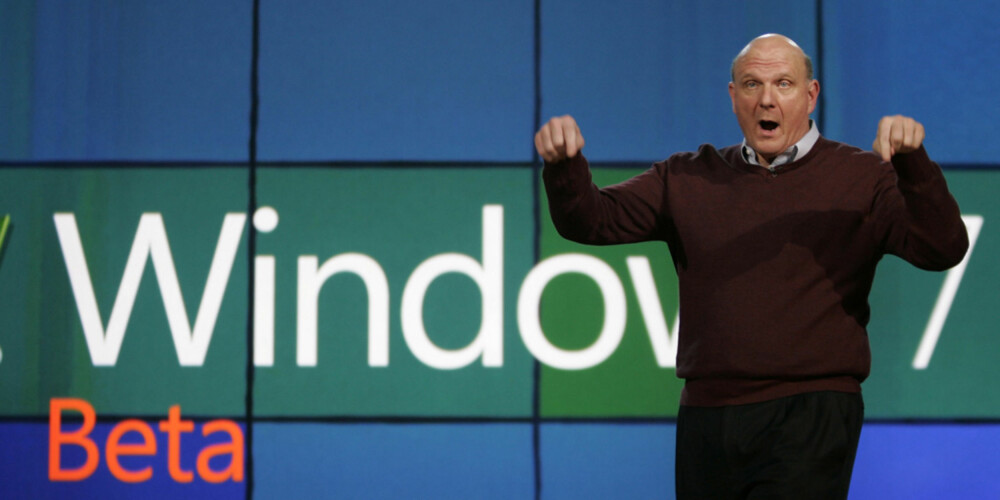 I BETA: Windows 7 kan fra fredag lastes ned på Microsofts nettsider, kunne konsernsjef Steve Ballmer fortelle noen tusen tilskuere i Las Vegas onsdag kveld.