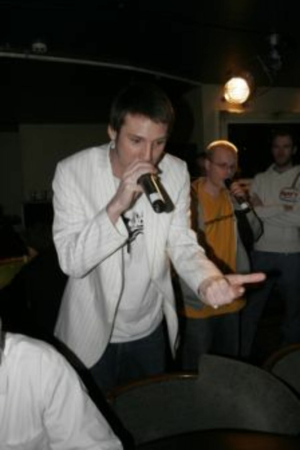POKER-RAP: Impro-rapperne i Stor Overraskelse tro til med en pokerrap om Ari Behn og Hanne Krogh!
