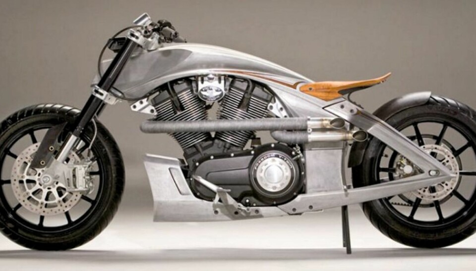 VICTORY CORE: Konseptsykkel med en pen 1731-kubikks V-twin under en sal av tre.