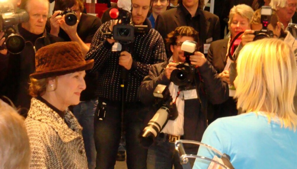 TILSTEDE: Dronning Sonja var til stede under åpningen av årets reiselivsmesse ”Reiseliv 09”.