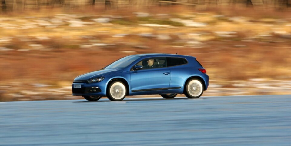 IMPONERENDE VW: Volkswagen Scirocco imponerer med sine sportslige kjøreegenskaper.