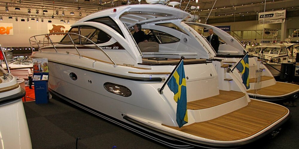 NORD WEST 370 SPORTS TOP: Lar deg velge om du vil ha åpen eller lukket båt. NORD WEST 370 SPORTS TOP: Lar deg velge om du vil ha åpen eller lukket båt.