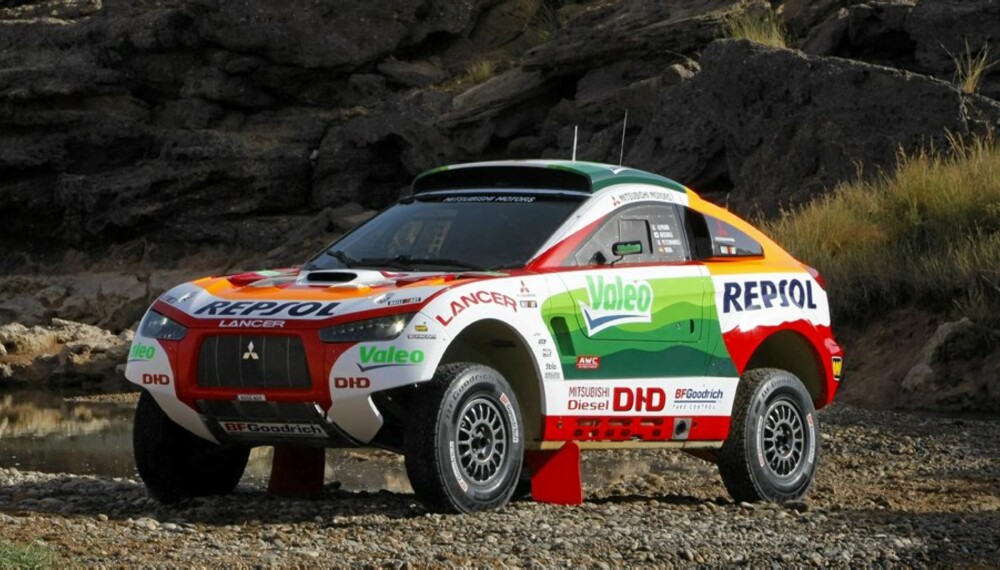 TREKKER SEG: Det hjalp ikke med en ny turbodiesel Racing Lancer i 2008. Etter år med Dakar-suksess endte Mitsubishi i grøfta ¿ og trekker seg.