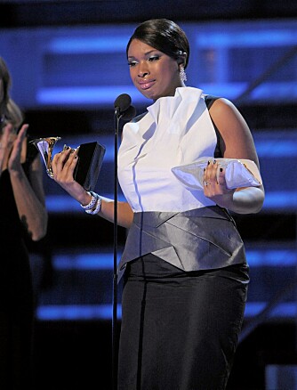 GRÅTKVALT: Jennifer Hudson var tydelig rørt da hun mottok sin Grammy.