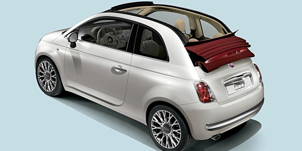 FIAT 500 KABRIOLET: Sist Fiat lanserte en toppløs versjon av 500 var i 1957, og de hevder at de er tro mot forgjengeren i denne nye bilen. FIAT 500 KABRIOLET: Sist Fiat lanserte en toppløs versjon av 500 var i 1957, og de hevder at de er tro mot forgjengeren i denne nye bilen.