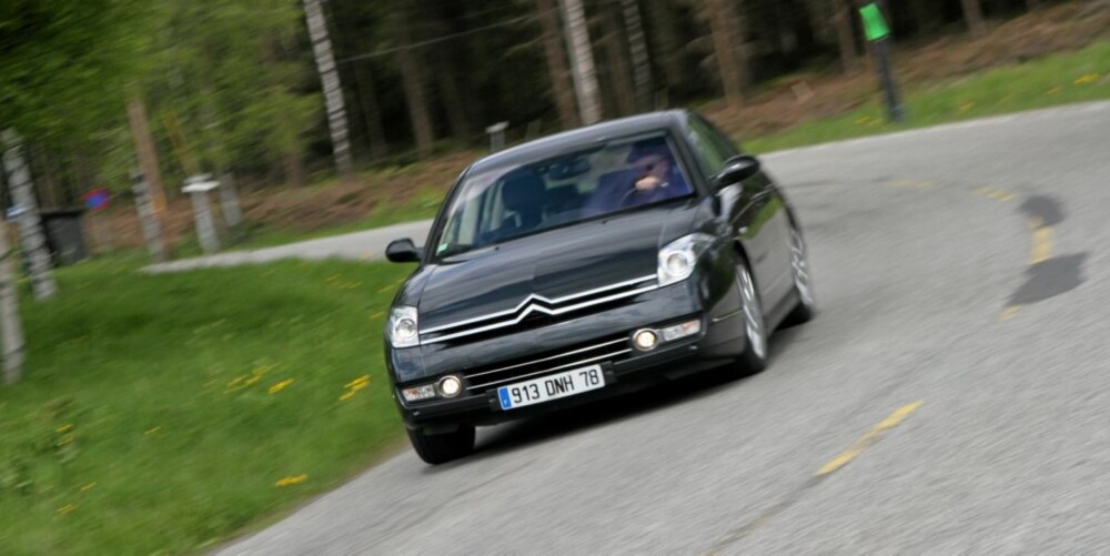 FREKK ELEGANSE: Citroën C6 har mye å fare med, men klarte likevel ikke å friste en eneste nordmann i fjor.