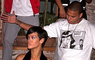 TILGITT: Rihanna har tatt tilbake Chris Brown etter hun fikk bank av ham for tre uker siden. Det liker ikke familien hennes.