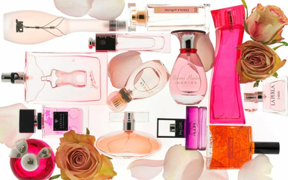 ROSA: Nina fra Nina Ricci, EdT 30 ml, kr 298. Beckham Signature for her, EdT 30 ml, kr 249. Ma Dame fra Jean Paul Gaultier, EdT 50 ml, kr 555. J-Lo Glow, EdT 30 ml, kr 309. Dior Addict, EdP 50 ml, kr 650. Lovely, EdP 30 ml, kr 299. Céline Dion Sensational, EdT 30 ml, kr 195. Van Gils Aura by Night, EdT 50 ml, kr 335. Inspire fra Christina Aguilera, EdP 30 ml, kr 225. Drõle de Rose fra L'Artisan Parfumeur, EdT 50 ml, kr 585. Pure Woman fra Bruno Banani, EdP 30 ml, kr 199. Noix de Tubéreuse fra Miller Harris, EdP 50 ml, kr 675. La Perla J'aime, EdP 30ml, kr 390. ROSA: Nina fra Nina Ricci, EdT 30 ml, kr 298. Beckham Signature for her, EdT 30 ml, kr 249. Ma Dame fra Jean Paul Gaultier, EdT 50 ml, kr 555. J-Lo Glow, EdT 30 ml, kr 309. Dior Addict, EdP 50 ml, kr 650. Lovely, EdP 30 ml, kr 299. Céline Dion Sensational, EdT 30 ml, kr 195. Van Gils Aura by Night, EdT 50 ml, kr 335. Inspire fra Christina Aguilera, EdP 30 ml, kr 225. Drõle de Rose fra L'Artisan Parfumeur, EdT 50 ml, kr 585. Pure Woman fra Bruno Banani, EdP 30 ml, kr 199. Noix de Tubéreuse fra Miller Harris, EdP 50 ml, kr 675. La Perla J'aime, EdP 30ml, kr 390.