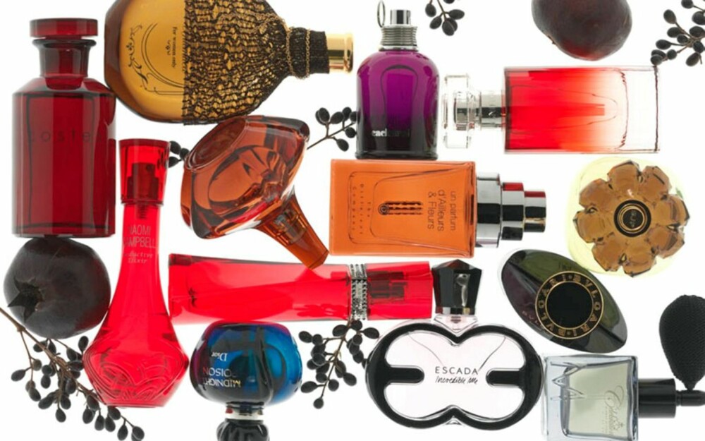 DRAMATIKK: Magnifique fra Lancôme, EdP 30ml, kr 445. Covet fra Sarah Jessica Parker, EdP 30 ml, kr 340. Jasmin Noir fra Bvlgari, EdP 30 ml, kr 460. Make Up Store Celebration, EdT 50 ml, kr 395. Incredible me fra Escada, EdP 30 ml, kr 345. D'Ailleurs & Fleurs fra The Different Company, EdP 90 ml, kr 1150. Cacharel Amor Amor Tentation, EdT 30 ml, kr 340. Calvin Klein Secret Obsession, EdP 30 ml, kr 375. Givenchy Absolutely Irrestistible, EdP 30 ml, kr 365. Dior Midnight Poison, EdP 50 ml, 650 kr. Seductive Elixir fra Naomi Campbell, EdT 30 ml, kr 225. Costes, EdT 125 ml, kr 790. DRAMATIKK: Magnifique fra Lancôme, EdP 30ml, kr 445. Covet fra Sarah Jessica Parker, EdP 30 ml, kr 340. Jasmin Noir fra Bvlgari, EdP 30 ml, kr 460. Make Up Store Celebration, EdT 50 ml, kr 395. Incredible me fra Escada, EdP 30 ml, kr 345. D'Ailleurs & Fleurs fra The Different Company, EdP 90 ml, kr 1150. Cacharel Amor Amor Tentation, EdT 30 ml, kr 340. Calvin Klein Secret Obsession, EdP 30 ml, kr 375. Givenchy Absolutely Irrestistible, EdP 30 ml, kr 365. Dior Midnight Poison, EdP 50 ml, 650 kr. Seductive Elixir fra Naomi Campbell, EdT 30 ml, kr 225. Costes, EdT 125 ml, kr 790.