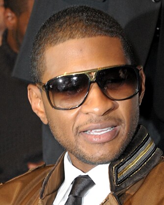SUR PÅ CHRIS BROWN: Usher synes det passer seg dårlig at Chris Brown leker seg mens Rihannas år knapt er grodd.