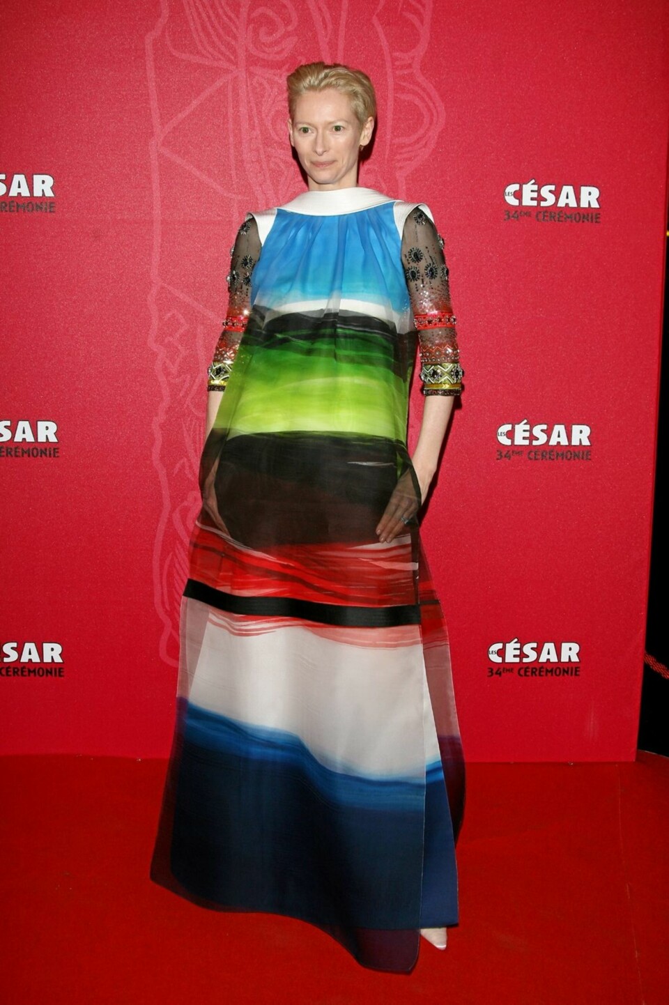 FILMSTJERNE: Tilda treffer ikke alltid blink på antrekkene.