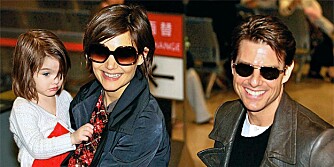 HAPPY CAMPERS: Ut på tur, aldri sur. I slutten av måneden pakker Tom Cruise og Katie Holmes ryggsekken og tar med seg vesle Suri ut i naturen.