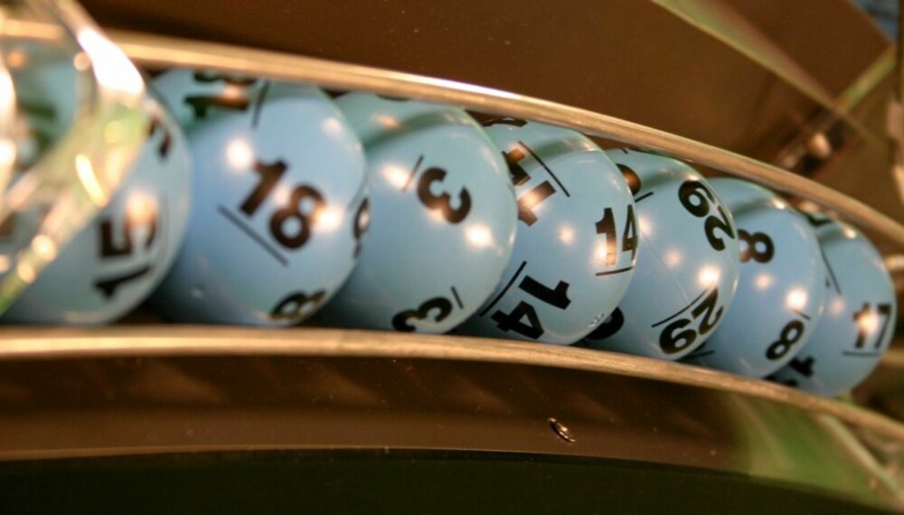 MOBILSPILL: Du kan spille Lotto, Extra og andre pengespill via mobilen.