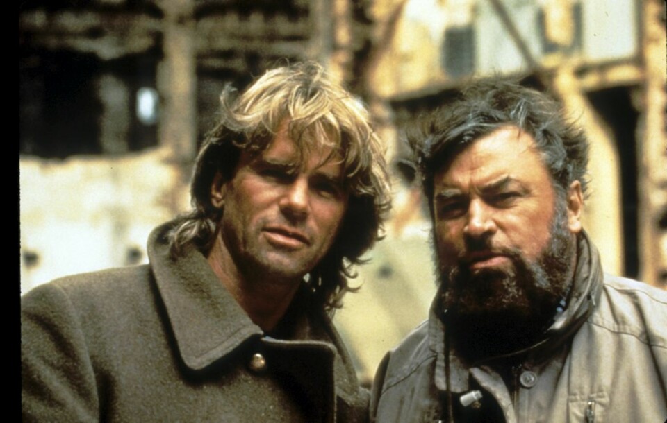 TV-FILM: MacGyver-filmen Dommedagstrusselen fra 1993 var noe av det siste vi så av den snedige agenten. Her sammen med Nicholas Farrell.