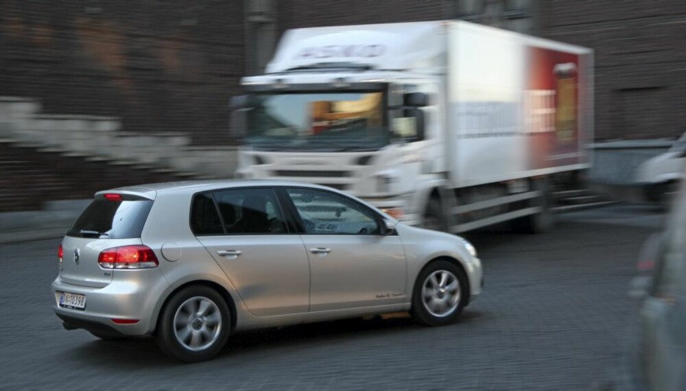 KAN BRUKES TIL MYE: Her er vi på økotour i VW Golf. 2,0 TDI går utrolig billig, med 0,45 liter/mil gjennom testruta.