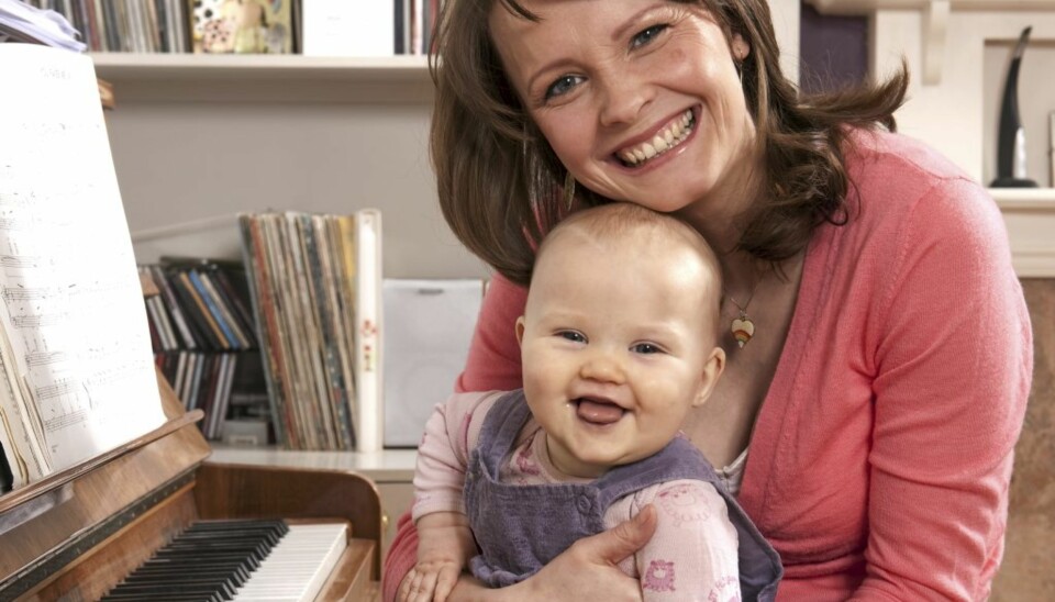 Lisa Stokke trives som hjemmeværende med lille Tallulah (9 md.), men klør alltid i fingrene etter nye spennende prosjekter.