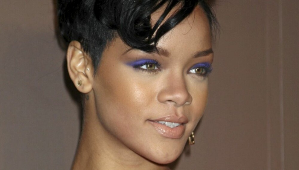 NY GIV: Rihanna er på banen igjen etter å ha skljønt at Chris Brown ikke er mors beste barn.