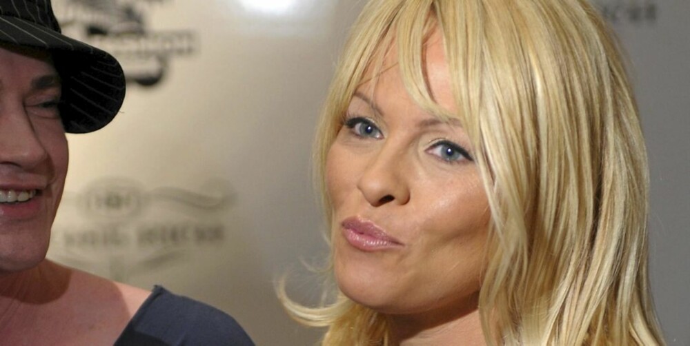 KLEDELIG: Pamela Andersons sminke får henne til å stråle.