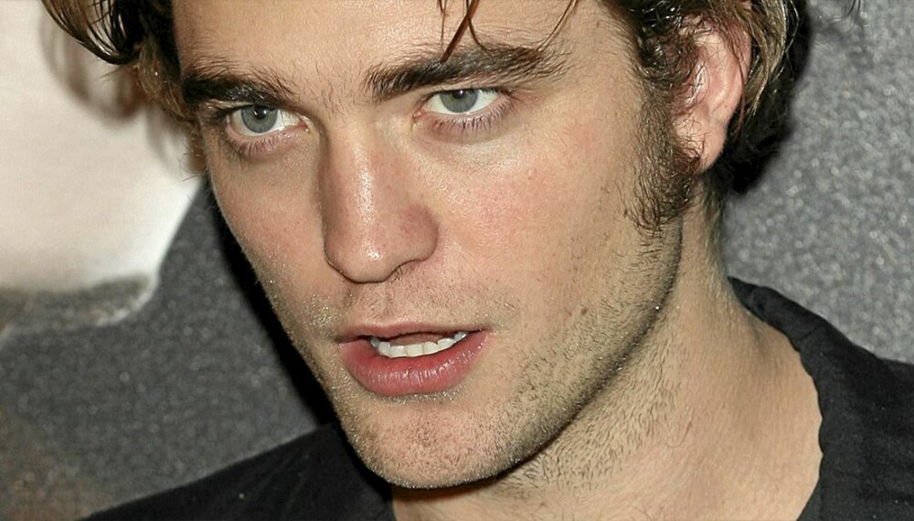 TØR IKKE SURFE: Robert Pattinson er kjent som den fryktløse vampyren Edward Cullen. Privat er han litt mer engstelig.