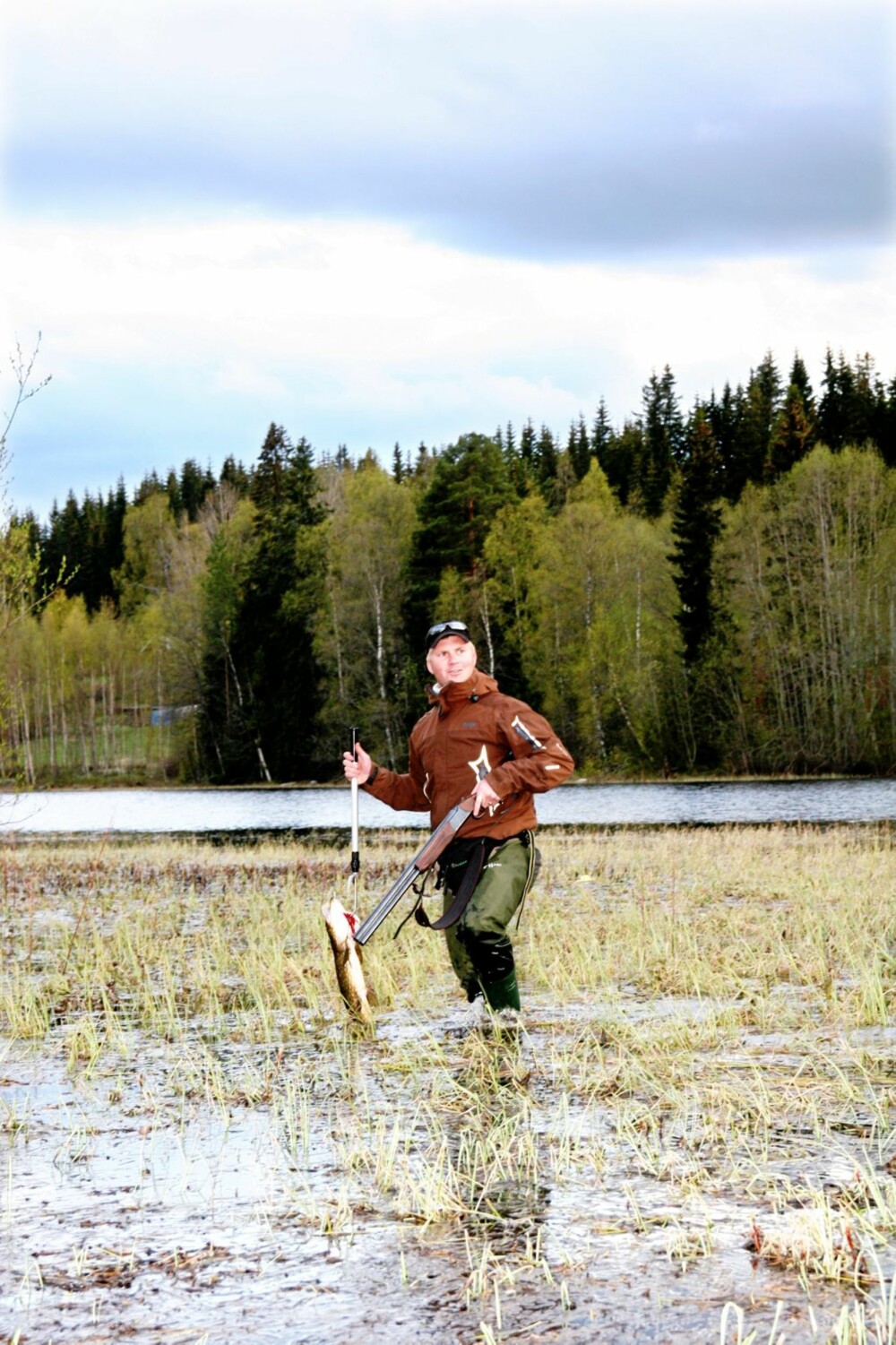 JAKT ELLER FISKE? Vadebukse, klepp og hagle...