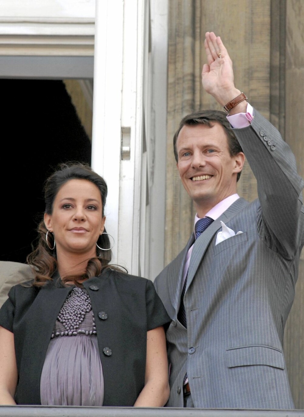 LIKE FØR: En høygravid prinsesse Marie og prins Joachim møtte folket for fjorten dager siden.