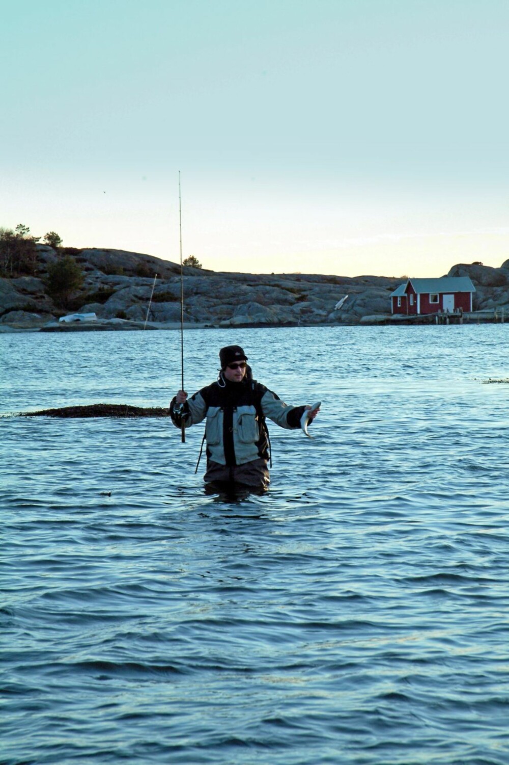 NOK EN PERLE: Vi avsluttet med ei økt helt nord på Saltö, der vi fant nok en fin plass med bitevillig fisk.